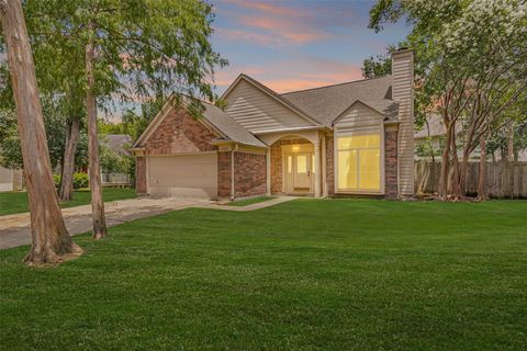 Photo of 16042 Glenbrook Knoll Lane, Houston, TX 77095 (MLS # 42693248)