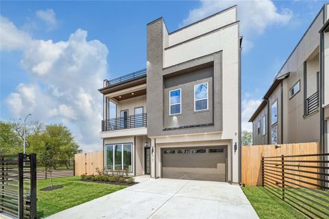 Photo of 4101 Kewanee St, Houston, TX 77051 (MLS # 98735104)