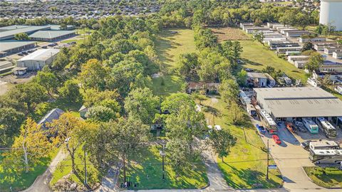 Homes For Sale - 2926 Massey Tompkins Road<br/> Baytown, TX 77521