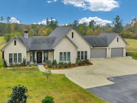 Photo of 104 Wheeler Road, Lufkin, TX 75901 (MLS # 92027012)