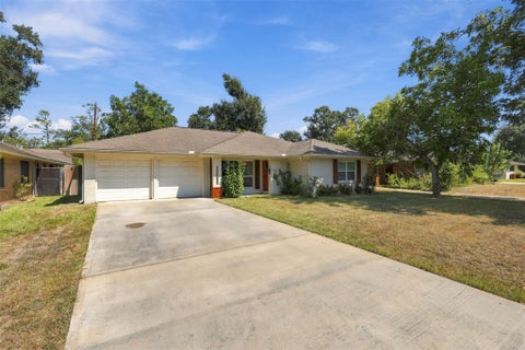 Photo of 6422 Woodbrook Lane, Houston, TX 77008 (MLS # 97743821)