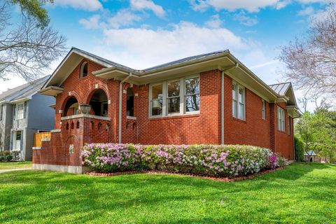 Photo of 1902 Bolsover Street, Houston, TX 77005 (MLS # 30532957)