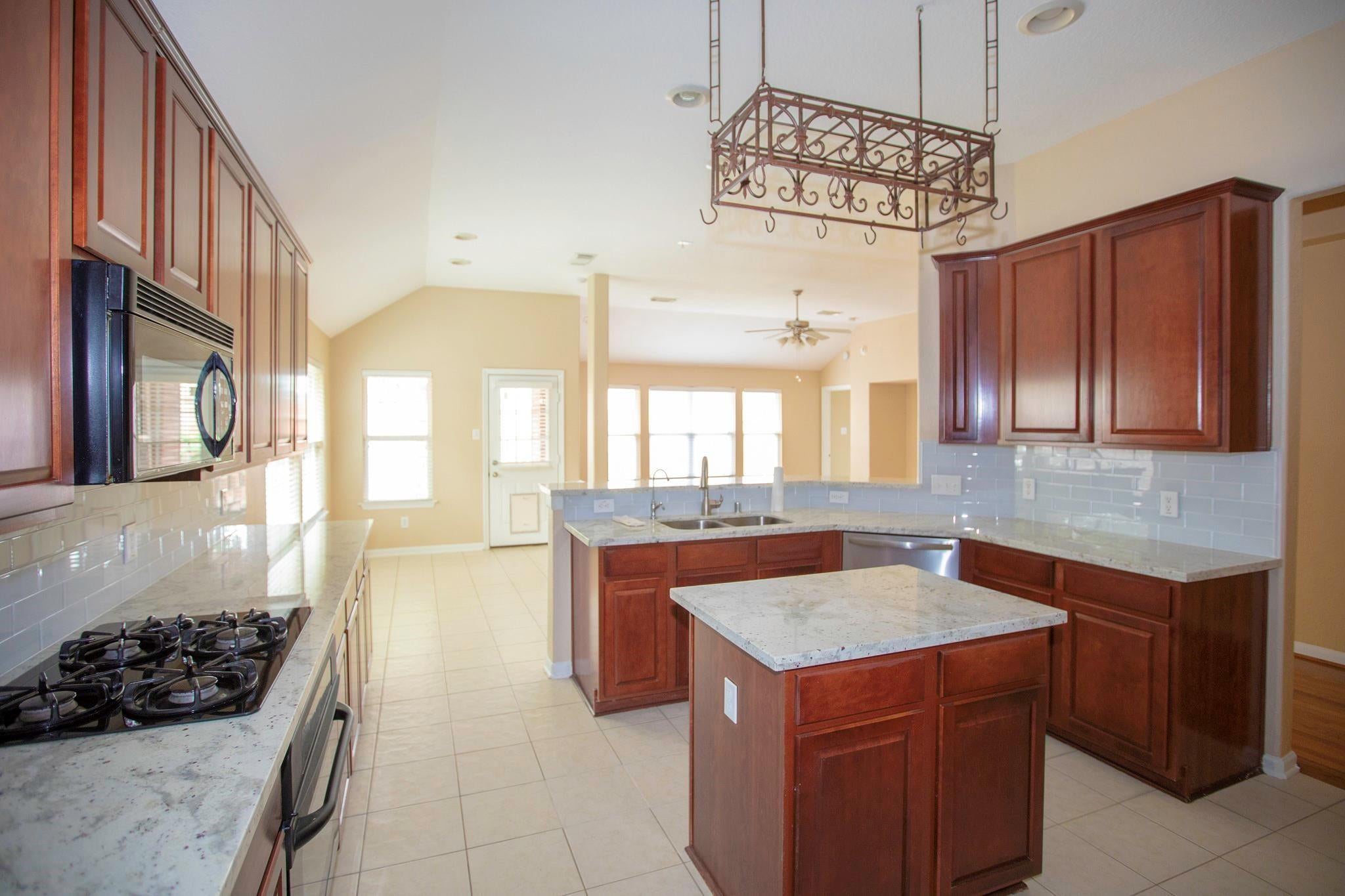 3006 Reindeer Crescent