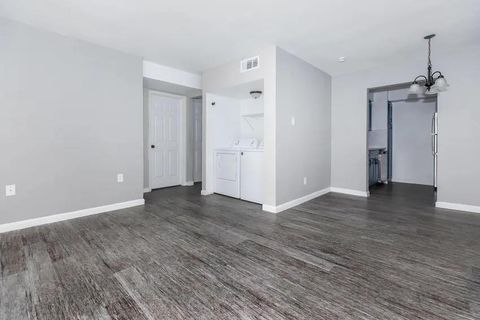 Photo of 4400 Memorial Drive #16-3105, Houston, TX 77007 (MLS # 83752215)