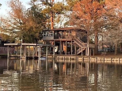 Photo of 114 Collins Drive, Houston, TX 77336 (MLS # 97962642)