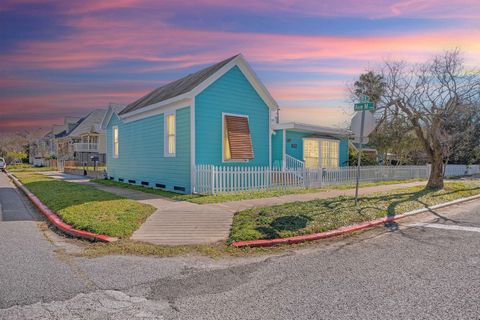 Photo of 1302 15th Street, Galveston, TX 77550 (MLS # 63347622)