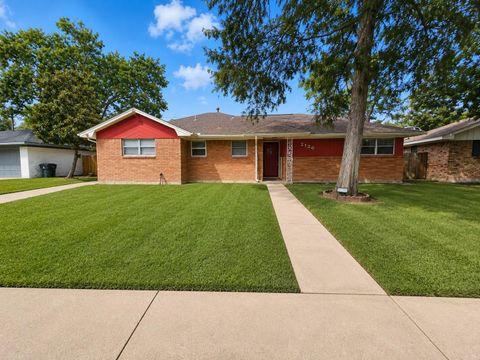 Photo of 2126 Possum Creek Road, Houston, TX 77017 (MLS # 30283417)