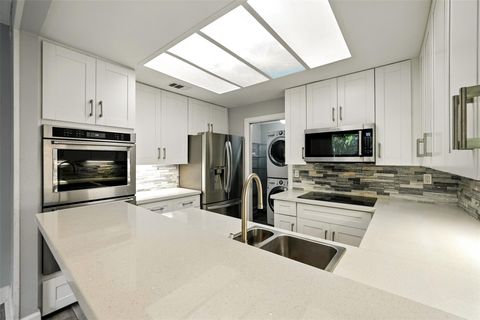 Tiny photo for 171 Litchfield Lane, Houston, TX 77024 (MLS # 66355182)