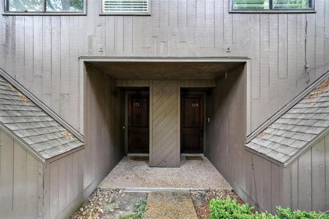 Tiny photo for 171 Litchfield Lane, Houston, TX 77024 (MLS # 66355182)