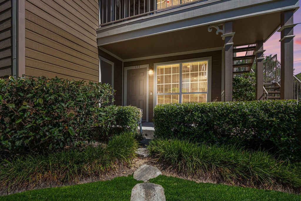 Photo of 1880 White Oak Drive #111, Houston, TX 77009 (MLS # 48554077)