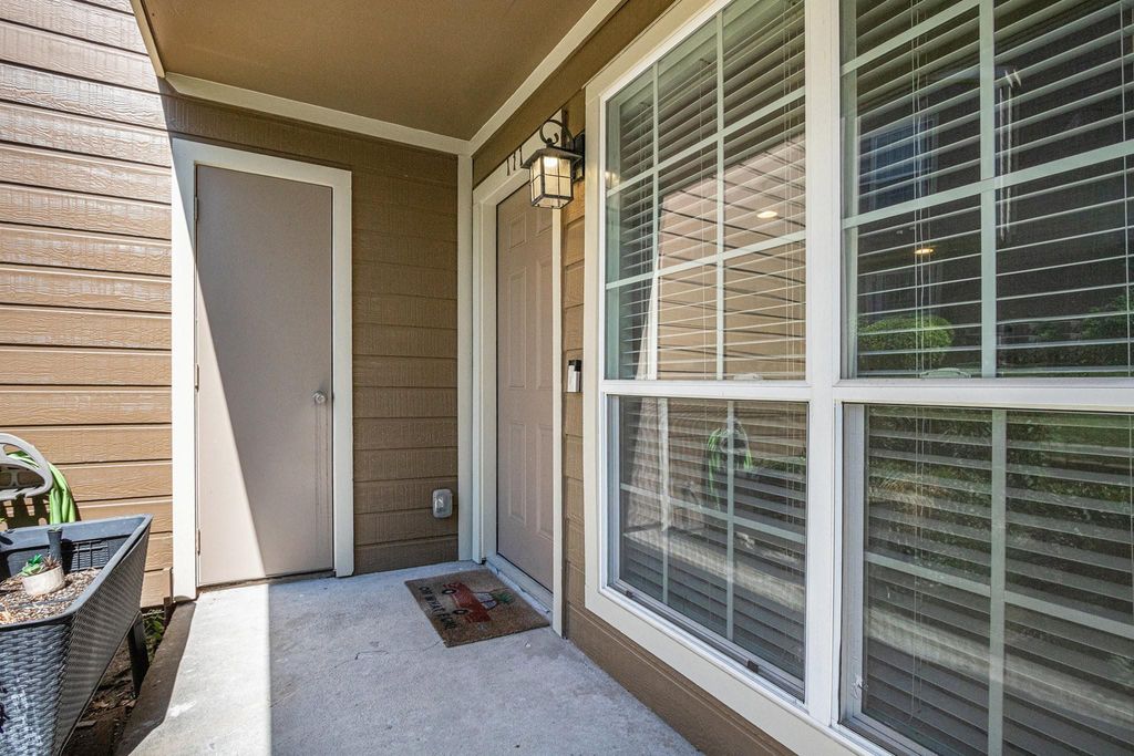 Photo of 1880 White Oak Drive #111, Houston, TX 77009 (MLS # 48554077)