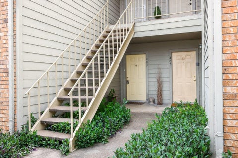 Photo of 10615 Briar Forest Drive #403, Houston, TX 77042 (MLS # 39166513)
