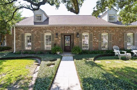 Photo of 12307 Kimberley Lane, Houston, TX 77024 (MLS # 93822105)