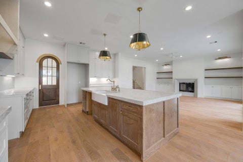 Photo of 1726 Saxon Drive, Houston, TX 77018 (MLS # 49406063)