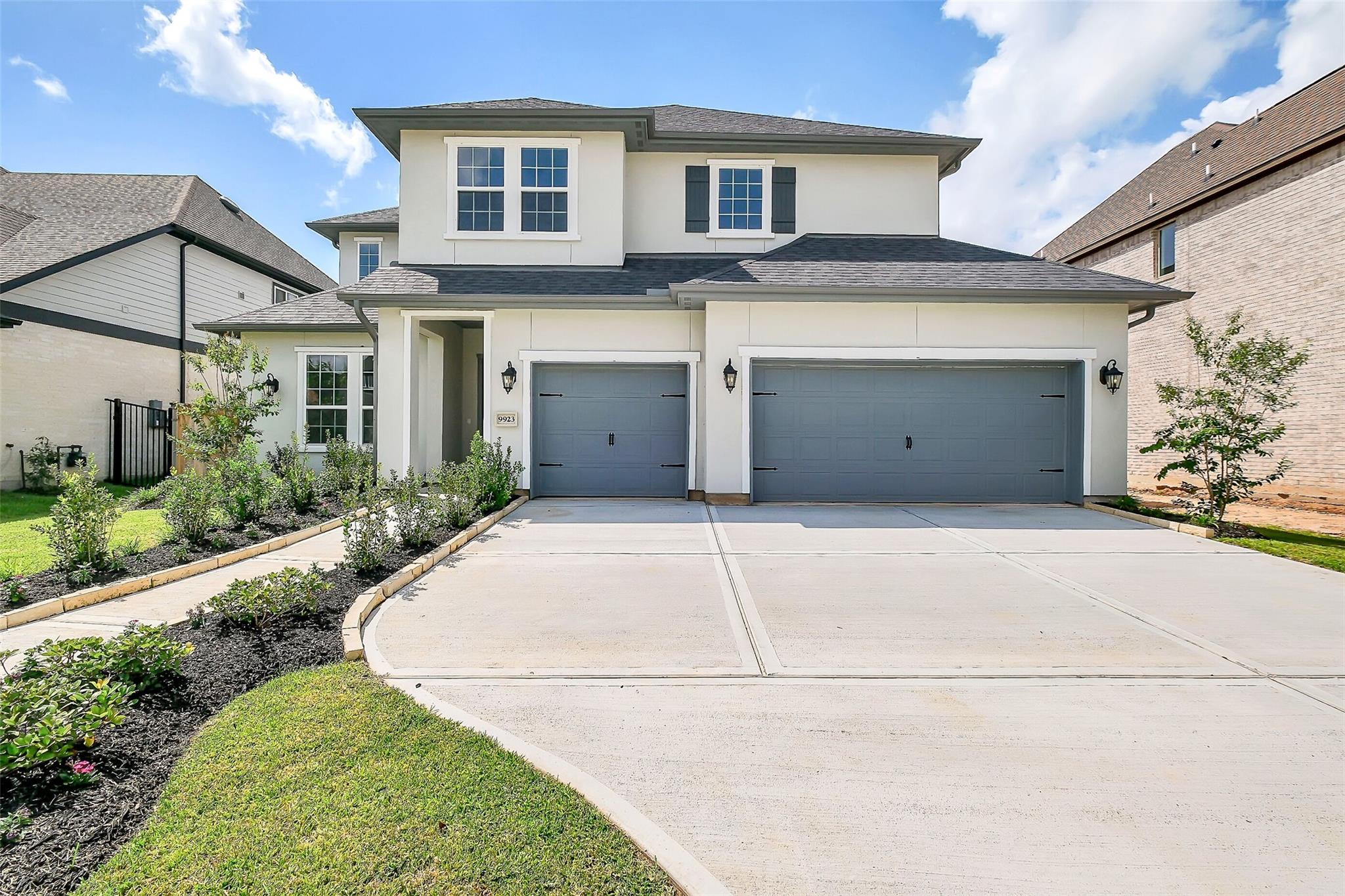 9923 Hunters Run Drive