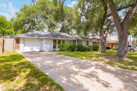 Photo of 2222 Wakefield Drive, Houston, TX 77018 (MLS # 49698359) Photo of 2222 Wakefield Drive, Houston, TX 77018 (MLS # 49698359)