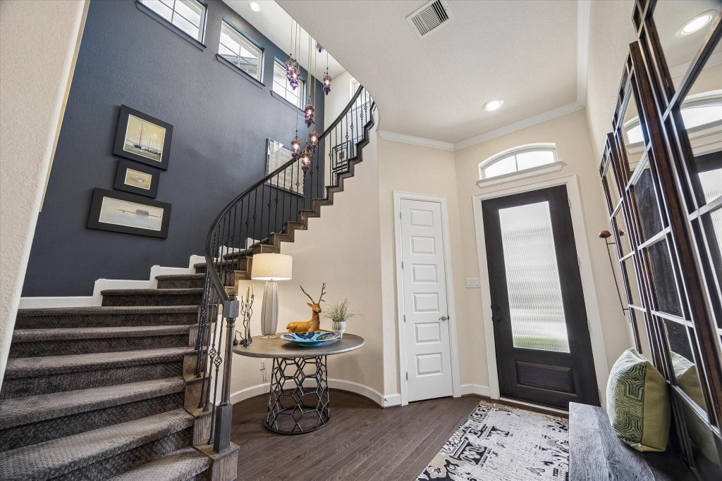 Photo of 5103 W Lacey Garden Loop Loop, Houston, TX 77018 (MLS # 93636030)