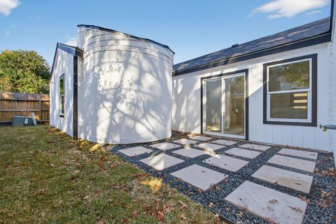 Tiny photo for 6207 Rollingbrook Drive, Houston, TX 77096 (MLS # 40963100)