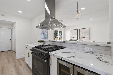 Tiny photo for 6207 Rollingbrook Drive, Houston, TX 77096 (MLS # 40963100)