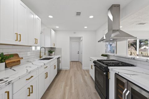 Tiny photo for 6207 Rollingbrook Drive, Houston, TX 77096 (MLS # 40963100)