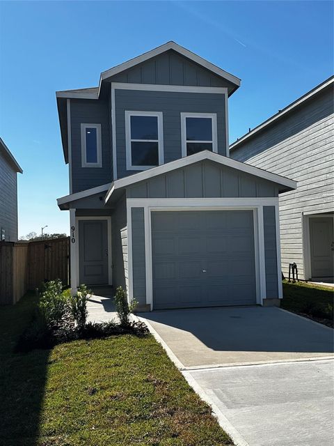 Photo of 910 Pertuso Lane, Huffman, TX 77336 (MLS # 27123528)