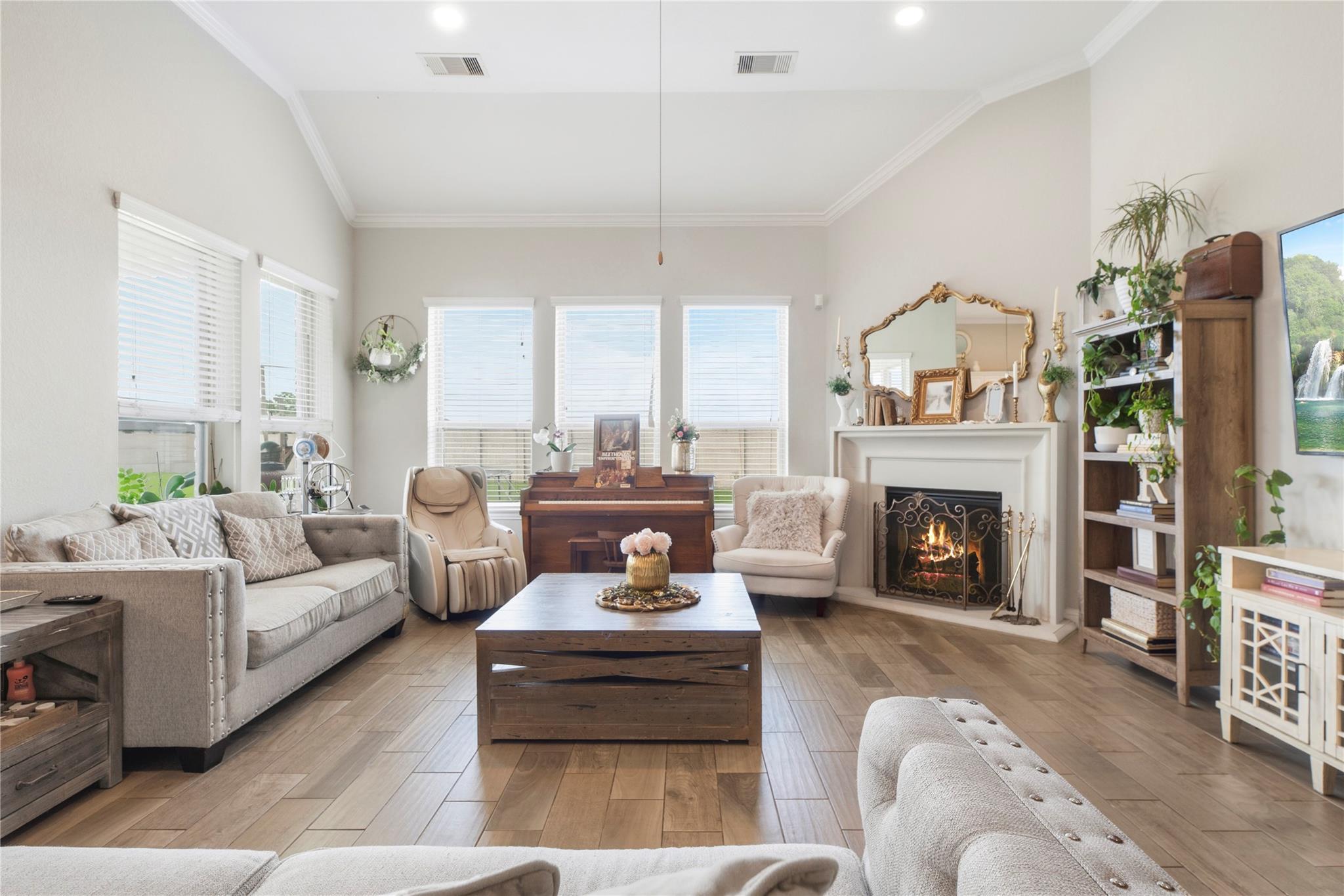 7319 Enchanted Island Lane