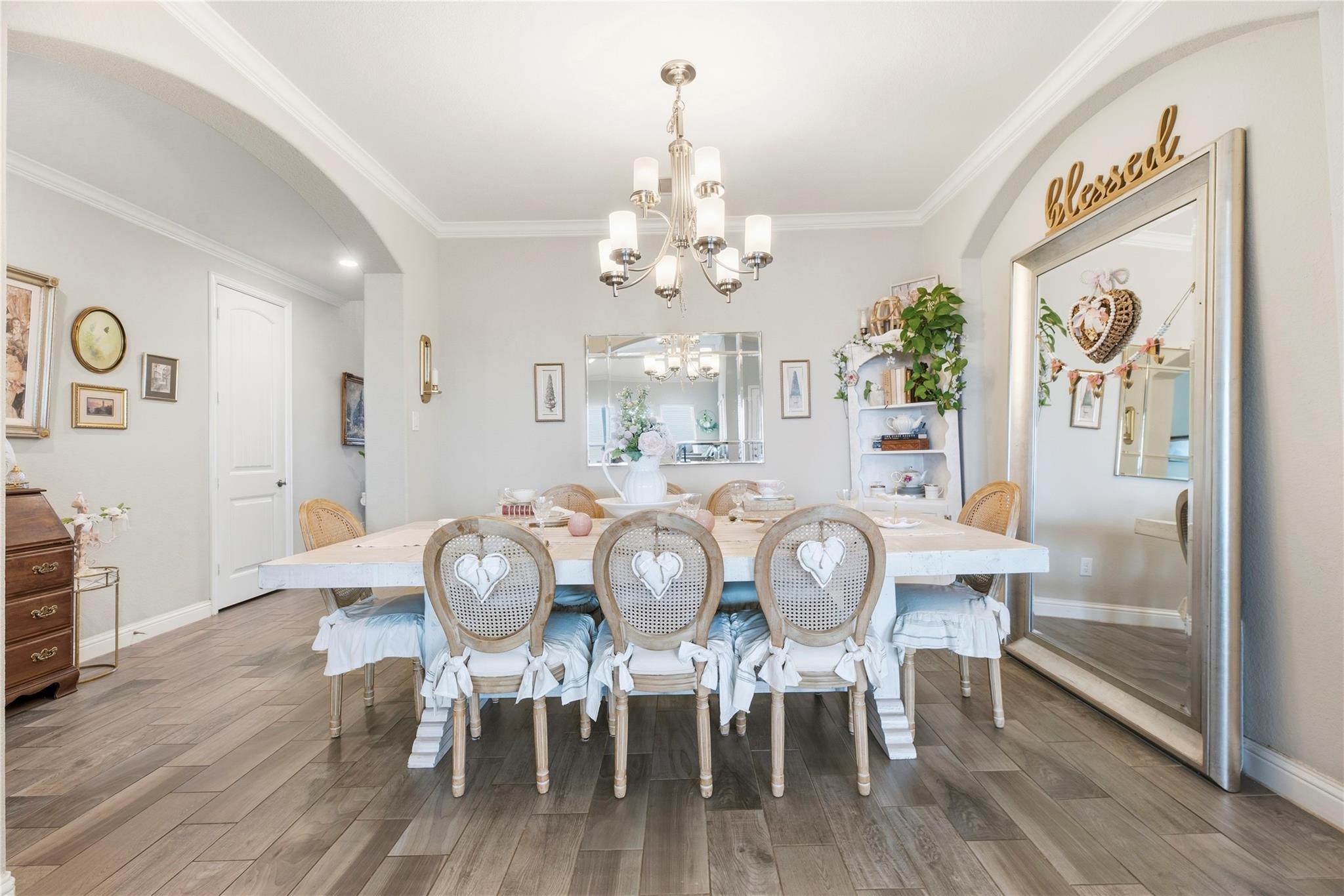 7319 Enchanted Island Lane