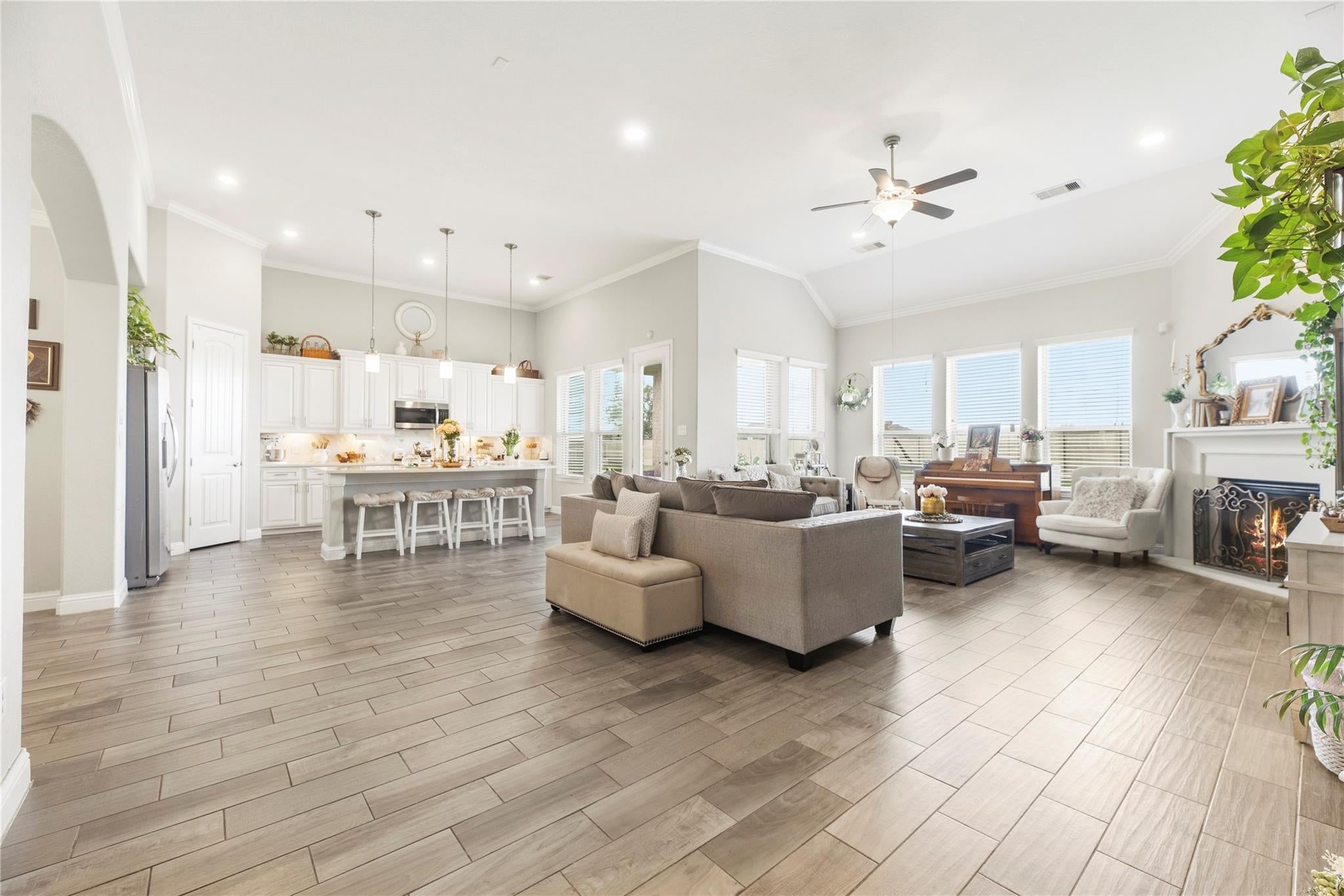 7319 Enchanted Island Lane