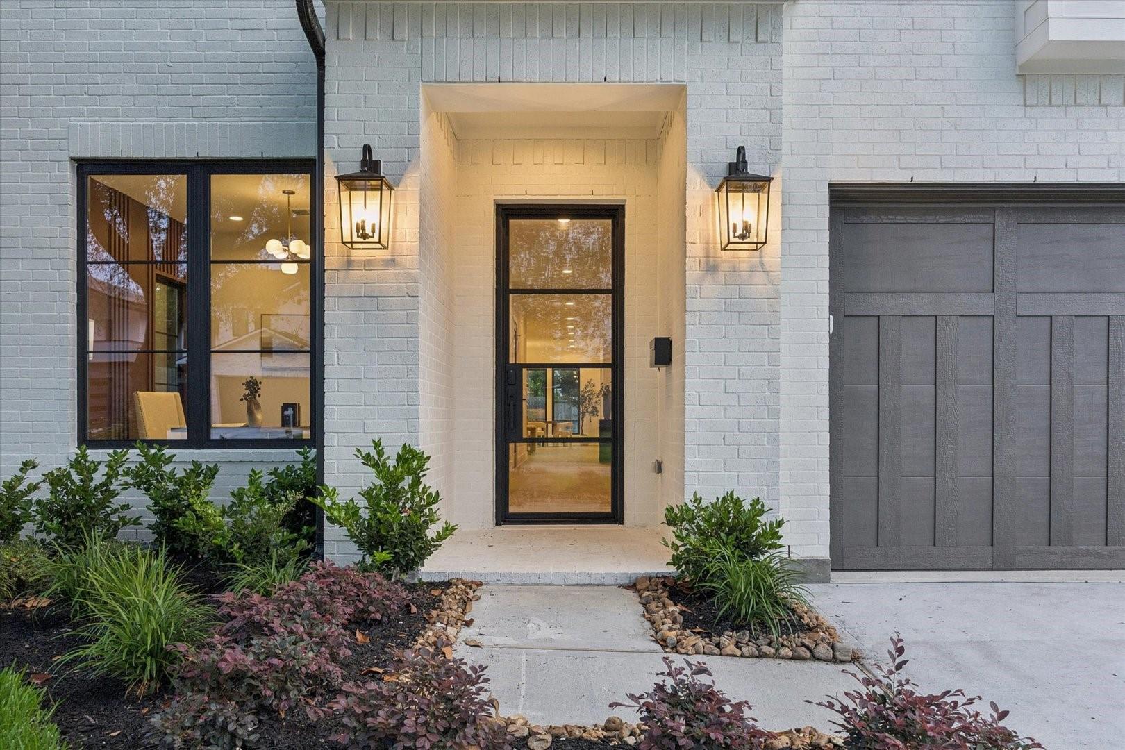 1527 Thornton Road
