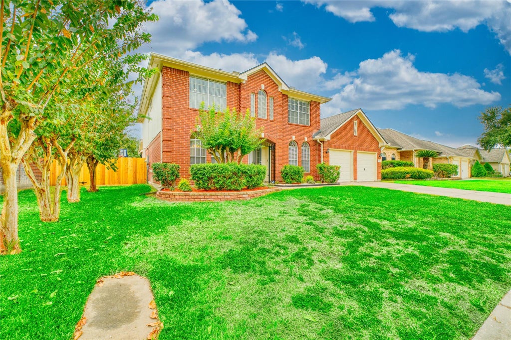 Photo of 8942 Norham Drive, Houston, TX 77083 (MLS # 45199410)