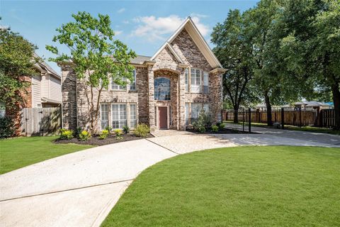 Photo of 8002 Royal Crest Court, Houston, TX 77379 (MLS # 44312919)