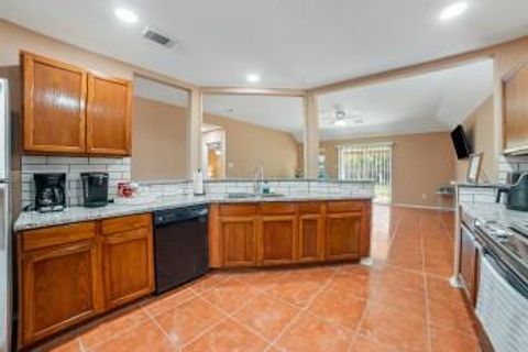 Photo of 16122 Taloncrest Drive, Houston, TX 77083 (MLS # 6627910)