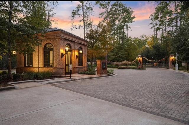 241 Eminence Isle