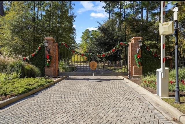 241 Eminence Isle