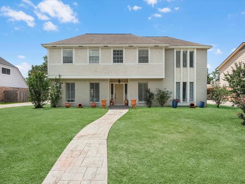 Photo of 5210 Green Springs Drive, Houston, TX 77066 (MLS # 19632151)