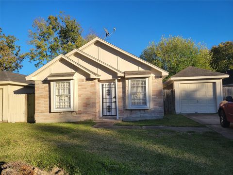 Photo of 15135 Kennedy Oaks Street, Houston, TX 77053 (MLS # 33861480)