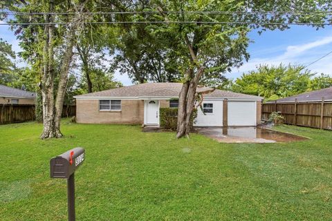 Apartment For Sale - 3114 Carolyn Street<br/> Bacliff, TX 77518