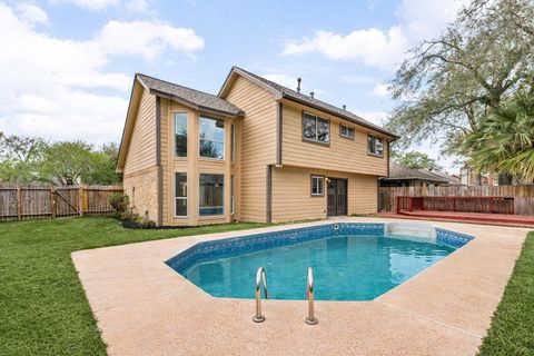 Photo of 9806 Paddock Park Dr Dr, Houston, TX 77065 (MLS # 66868377)