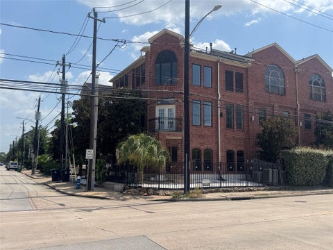 Photo of 1000 Columbus Street #A, Houston, TX 77019 (MLS # 85928573)