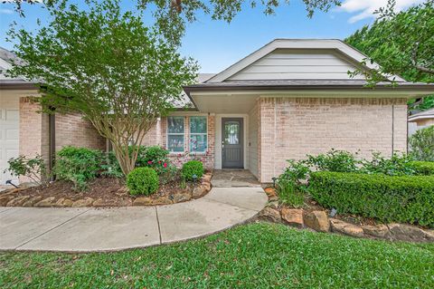 Photo of 903 Sugarfield Court, Sugar Land, TX 77498 (MLS # 53667870)