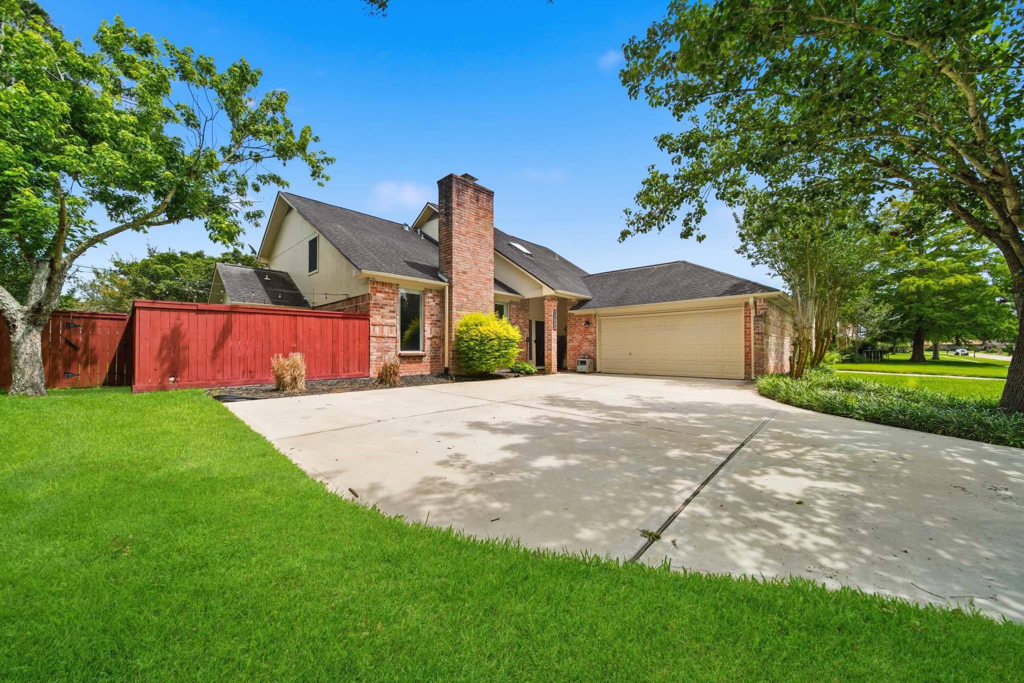 3815 W Valley Drive
