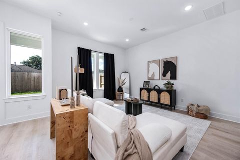 Tiny photo for 5801 Hardy Street, Houston, TX 77009 (MLS # 72923677)