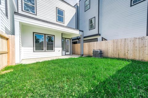 Tiny photo for 5801 Hardy Street, Houston, TX 77009 (MLS # 72923677)