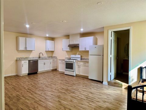 711 Hahlo Street Studio Houston TX 77020