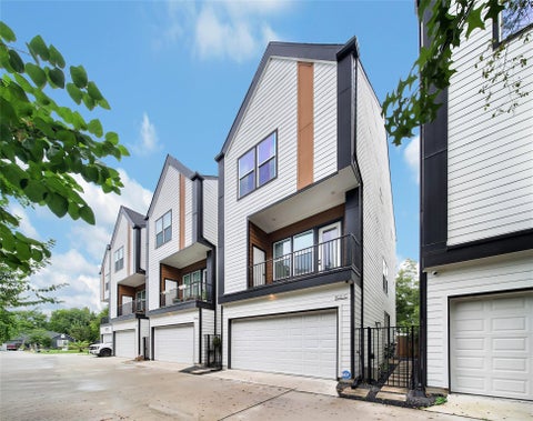 Photo of 905 Woodcrest Drive #C, Houston, TX 77018 (MLS # 70376373)