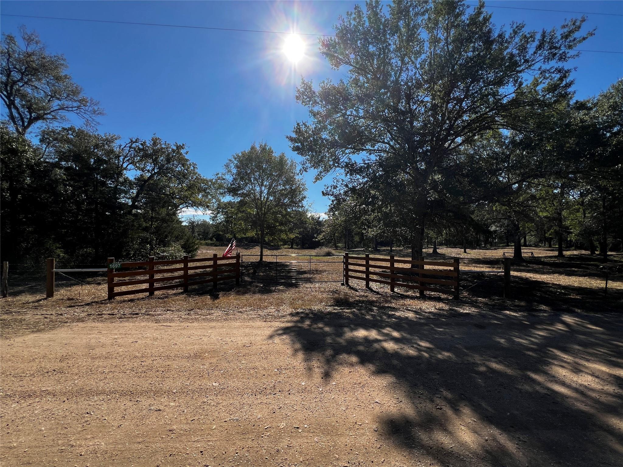 1697 County Road 2103