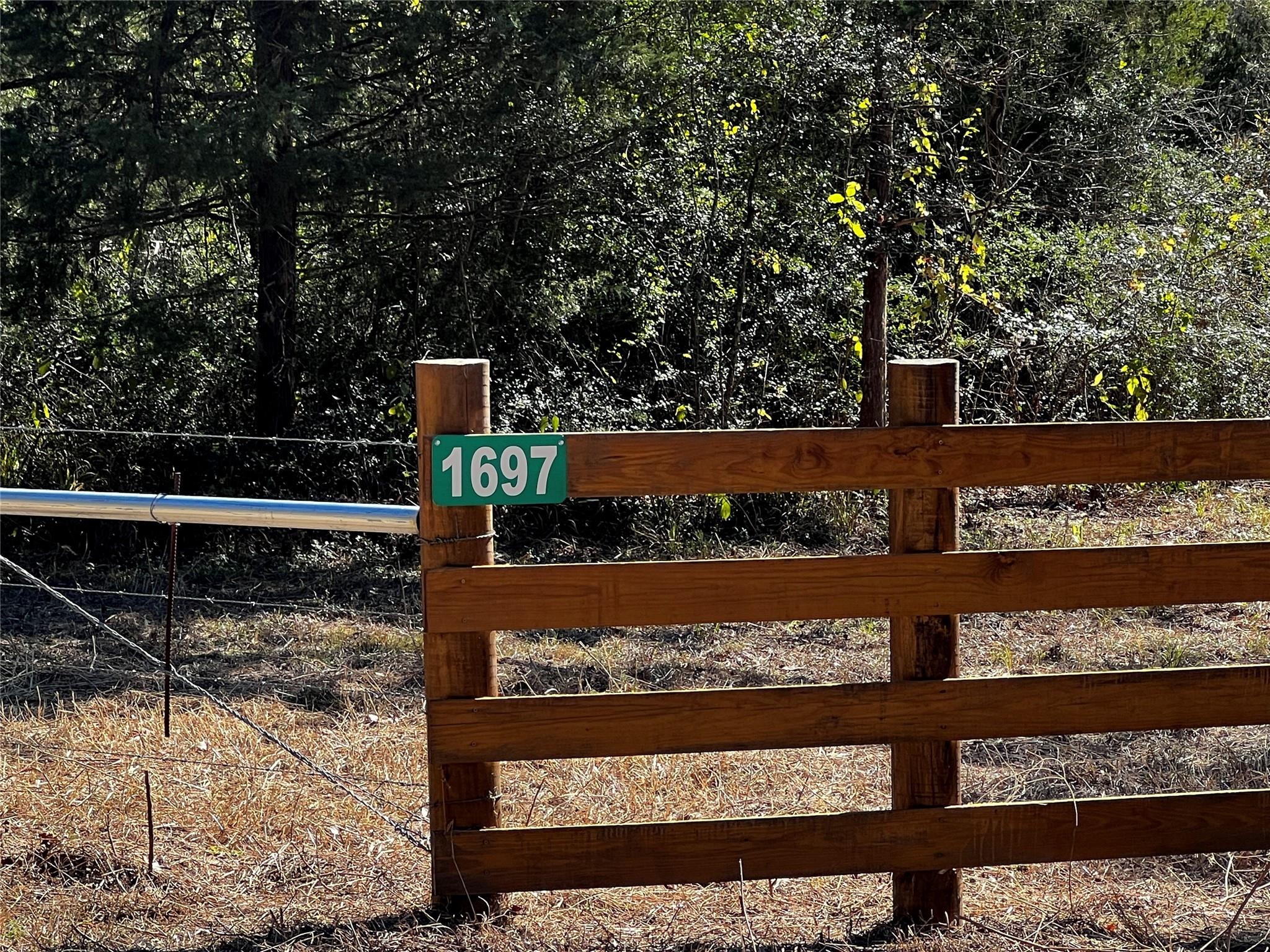 1697 County Road 2103