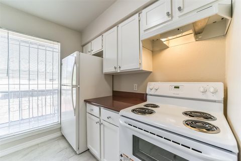 Photo of 6202 Skyline Drive #44, Houston, TX 77057 (MLS # 84015624)