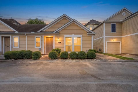 Photo of 4506 Plum Creek Forest Lane, Houston, TX 77087 (MLS # 74171492)