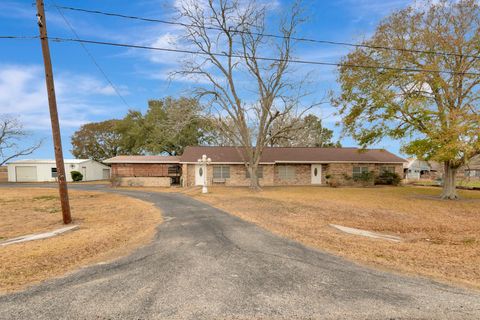 Homes For Sale - 1840 Loop 522<br/> Ganado, TX 77962